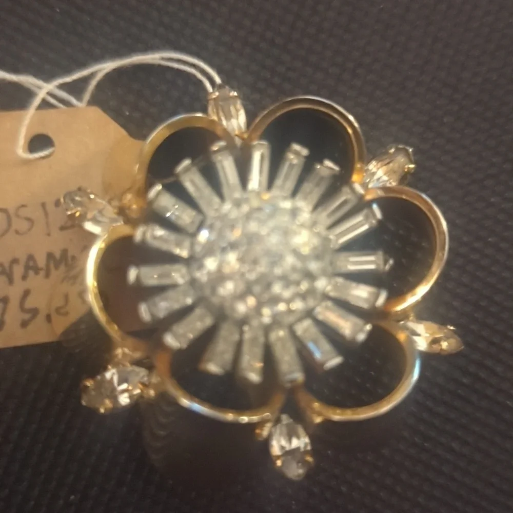 Vintage Mid century Kramer Brooch